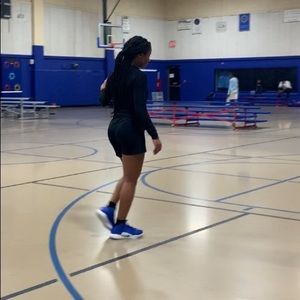 Meet your Posher, Iliana